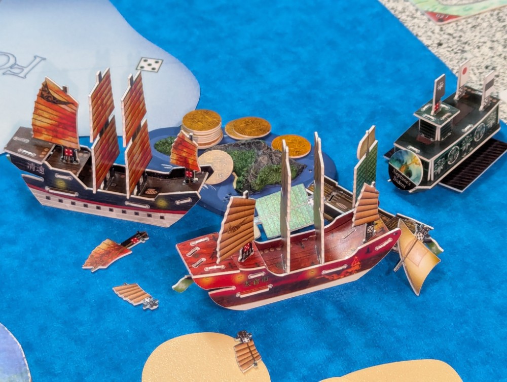 Ohama Kagetaka gets his SAT to force the action!  Kitabatake round earths to the southeast and blasts the Jade Rebellion home island with a tidal wave made by Neptune's Trident!!
